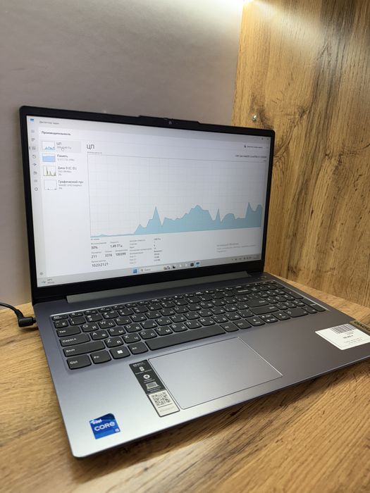 Ноутбук Lenovo core i5-12