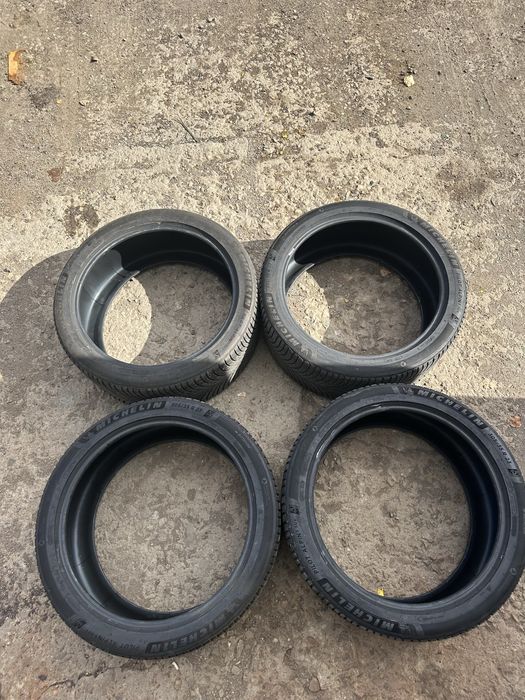 Продавам гуми 305/35/23 Michelin Pilot Alpin 5 SUV