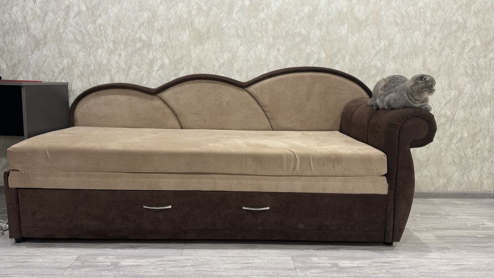 Продам диван, в хорошем состоянии.