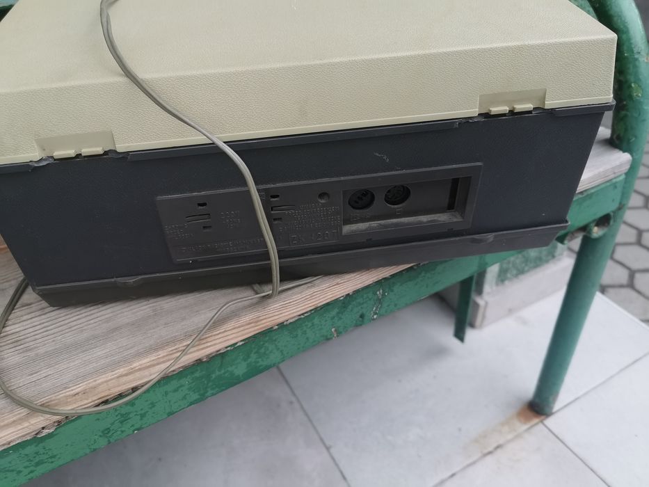 Магнетофон. UNITRA. Ролките подарак.