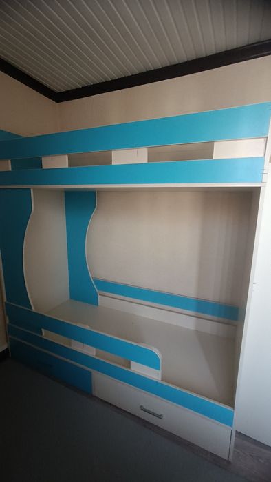 Кровать двухъярусная