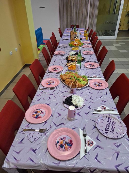 Детски парти център за рожден ден, погача, тематично парти с паркинг