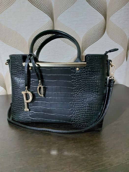 Продам новую сумку d.patrici