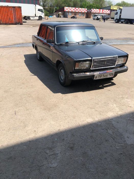 Машина хорошая состояние срочно продам