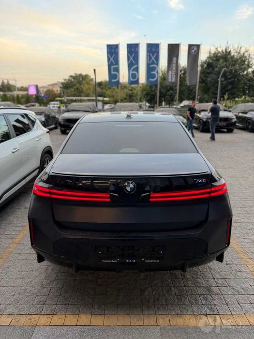Продам ресталинговый BMW 740i xDrive обновленнная 7ка