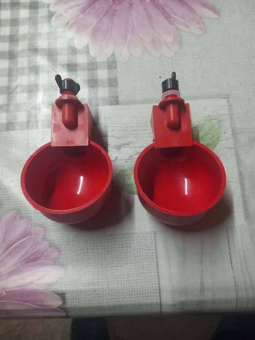 Хранилка за малки пиленца