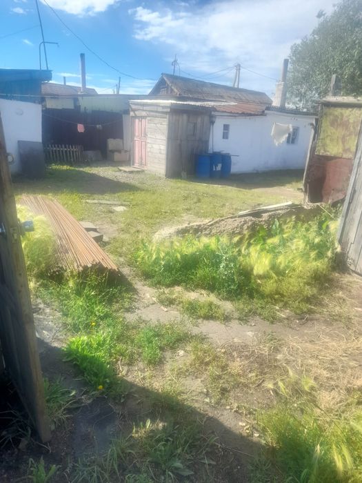 Участок с времянкой