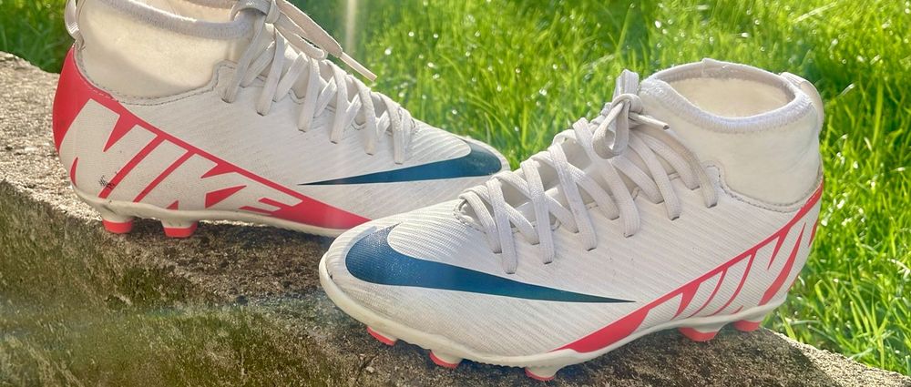 Юношески футболни бутонки Nike Mercurial Superfly 9 Club FG