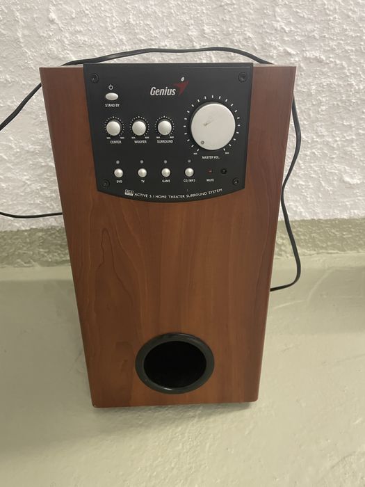 Vand subwoofer Genius 5.1 defect