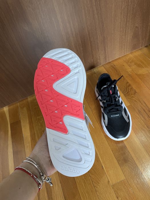 Adidasi Adidas NOI