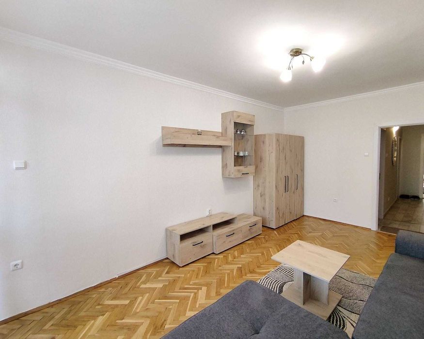 Дава се под наем Четиристаен апартамент в Варна, Генералите - 110 кв.м за 765 € - Снимка #1