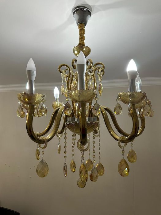 Люстра блестящяя