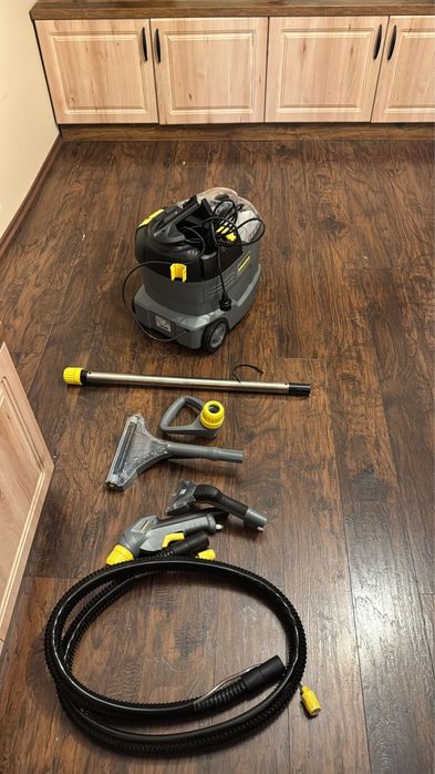 Aspirator injectie extractie Karcher puzzi 8/1 in garatie