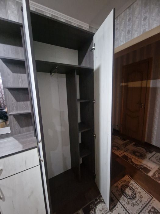 Продам шкаф для прихожей