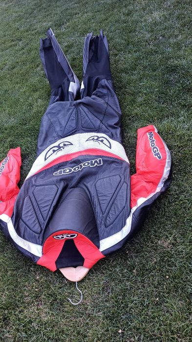 Vând costum  Berik MotoGP măsură 54