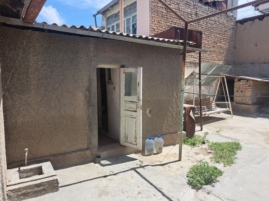 Xovli sotiladi zur joyda joylashgan