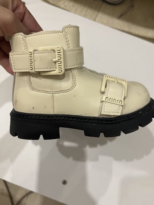 Продам весенние детские сапоги