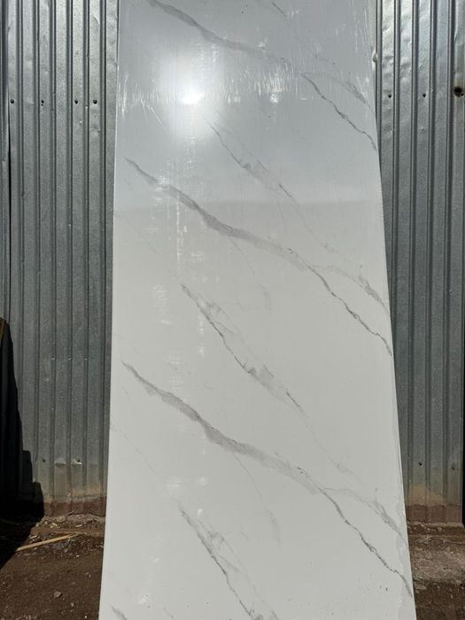 Гибкий мрамор, бамбуковые панели.