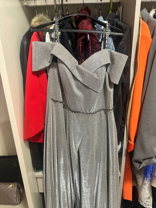 Официална рокля носена веднъж