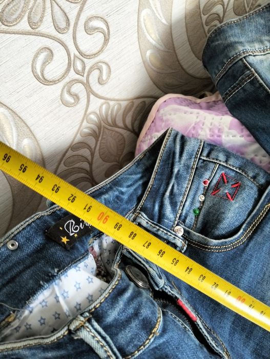 Продам детские джинсы