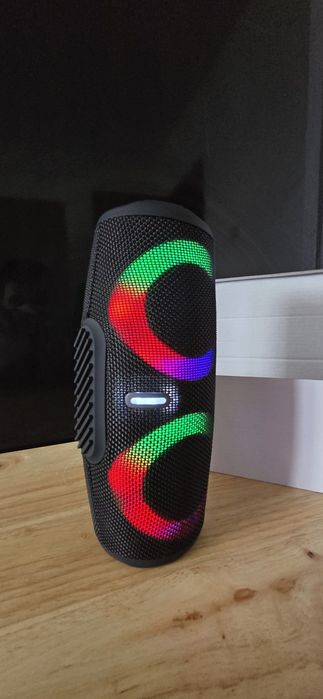 Boxă portabilă Bluetooth cu lumini LED RGB și bas puternic (Model stil JBL Charge/Xtreme)
