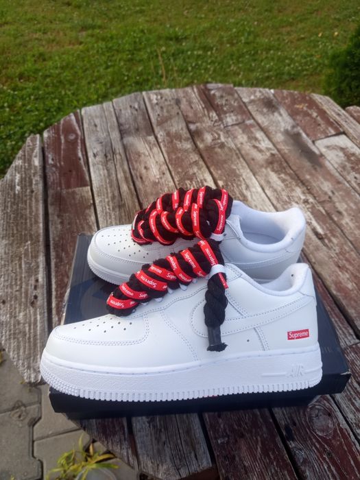 Nike Air Force 1 Low x Supreme White – Mărimea 42 (Noi, în cutie)