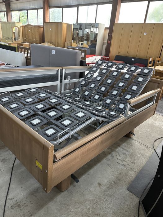 Inchiriez pat electric medical cu saltea inclusa impermeabila !