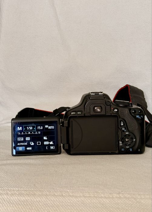 Canon EOS 600D + Canon EF-S 18-55mm F/3.5-5.6