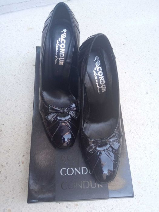 Pantofi Condur cu model deosebit