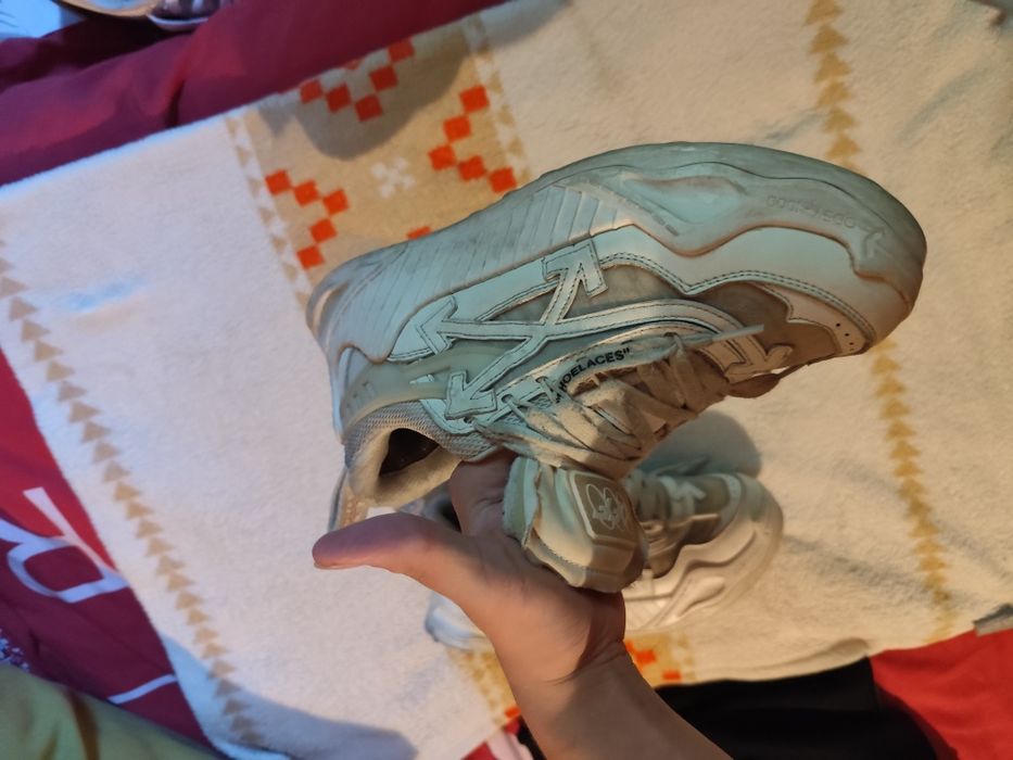 Off withe preț negociabil