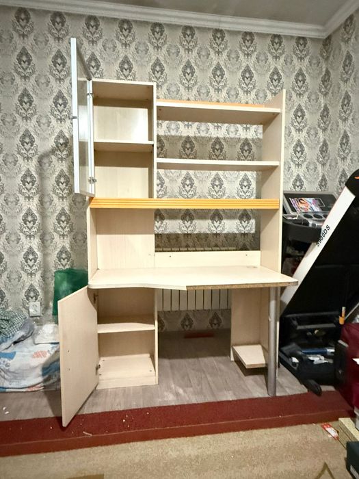 Продам стол для учебы, письменный, мебель
