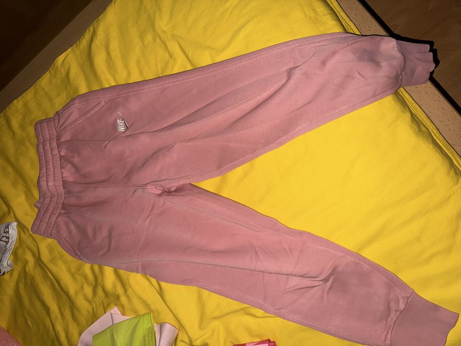 Nike дрехи M и L размер