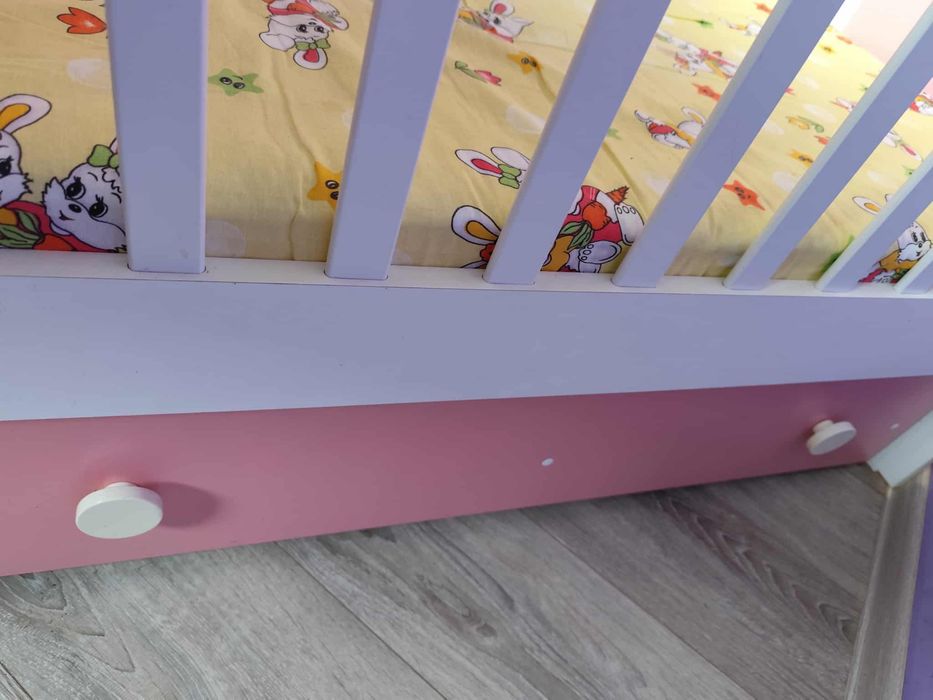 Бебешко легло с люлеещ механизъм