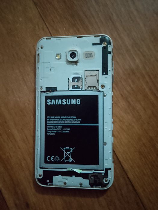 Продам Самсунг дж7