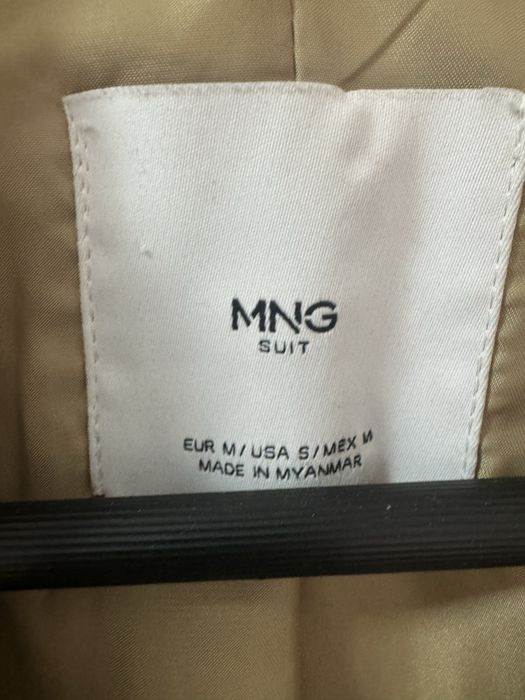 Плащ тренч Mango