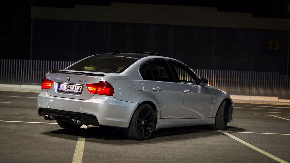 BMW E90 335xi LCI