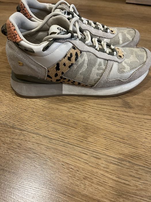 Дамски обувки  и Маратонки 40 номер