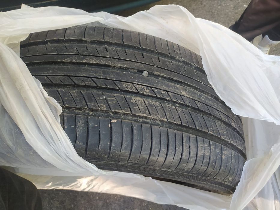 Продам комплект летней резины 245/45/19