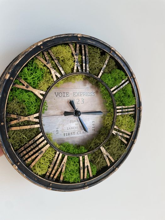 Картини и часовници със скандинавски мъх