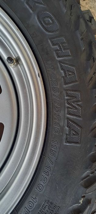 Офроуд гума YOKOHAMA GEOLANDAR M-T G003 LT 225 75 R16 джанта DOTZ 16"