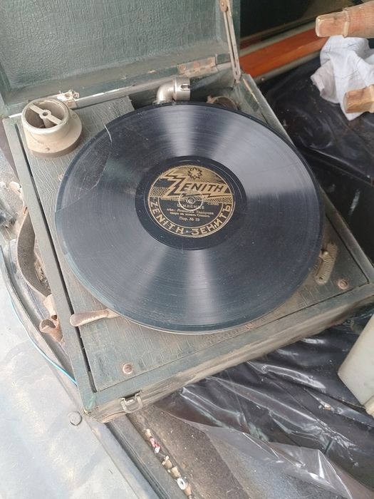 Ретро Грамофон куфар Dumont Дюмонт