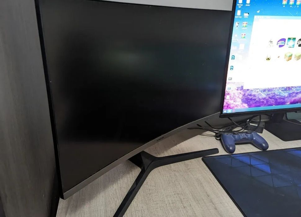 Изогнутый монитор Samsung 27" C27R50 - Мониторы Алматы на Olx