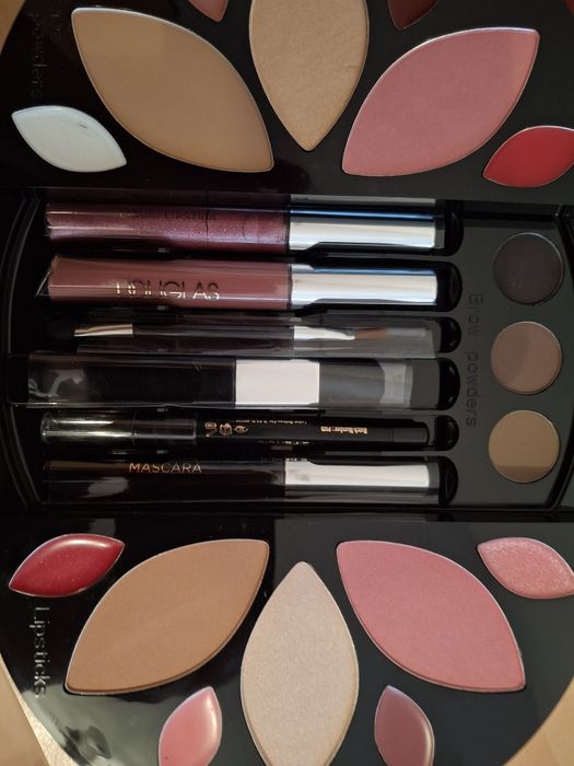 Paleta de machiaj , ediție limitată ,Douglas Star Palette