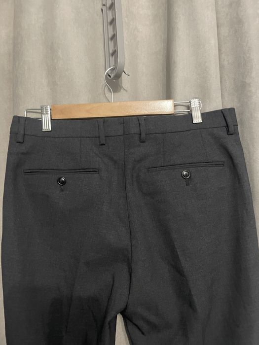 Pantaloni Zara.