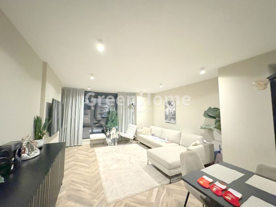 Продава се Тристаен апартамент в Варна, Център - 140 кв.м за 2643 €/кв.м - Снимка #1