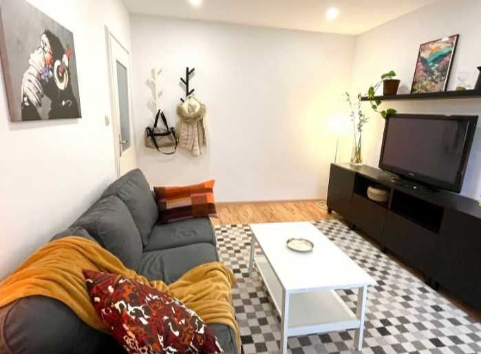 Дава се под наем Двустаен апартамент в София, Изток - 55 кв.м за 650 € - Снимка #1