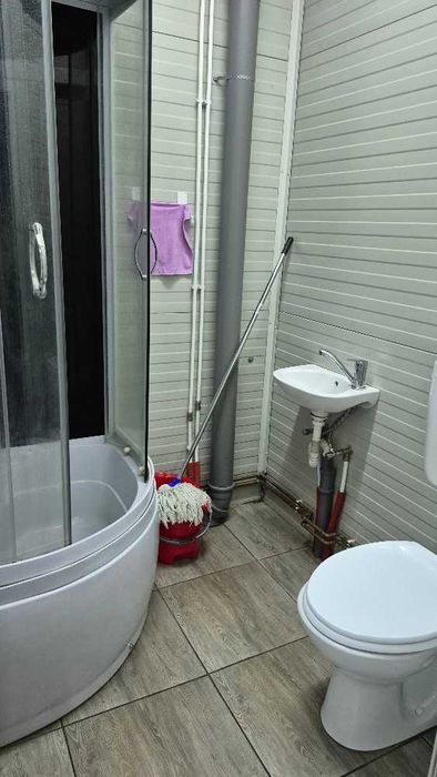 Hala Depozit 250m2  cu Birouri linga Sos. Borsului