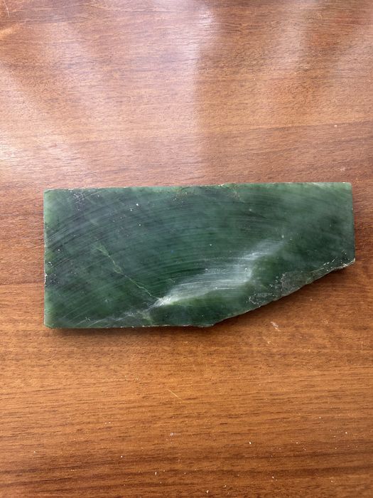 Нефрит продам 614 грамм