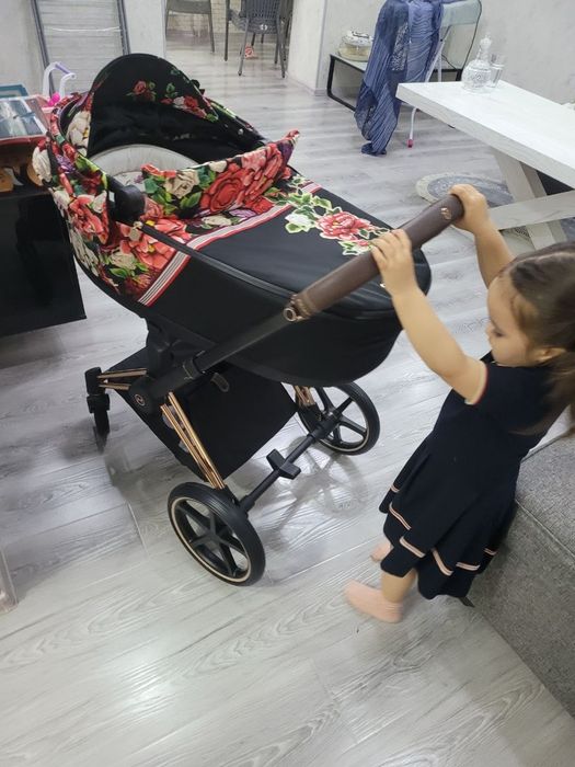 Новая премиум коляска 3 в 1 Cybex Priam 4 (Spring Blossom Dark) Rose G