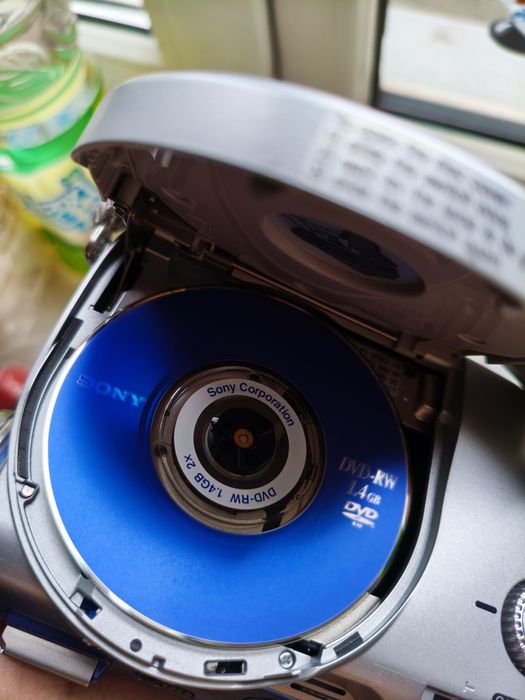 Sony handycam DCR-DVD200E